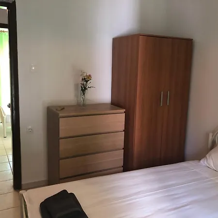 Irida Apartments Nea Skioni Room photo