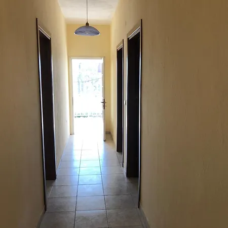 Irida Apartments Nea Skioni Room photo
