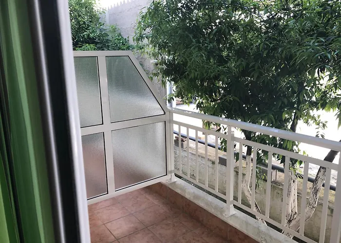 Irida Apartments