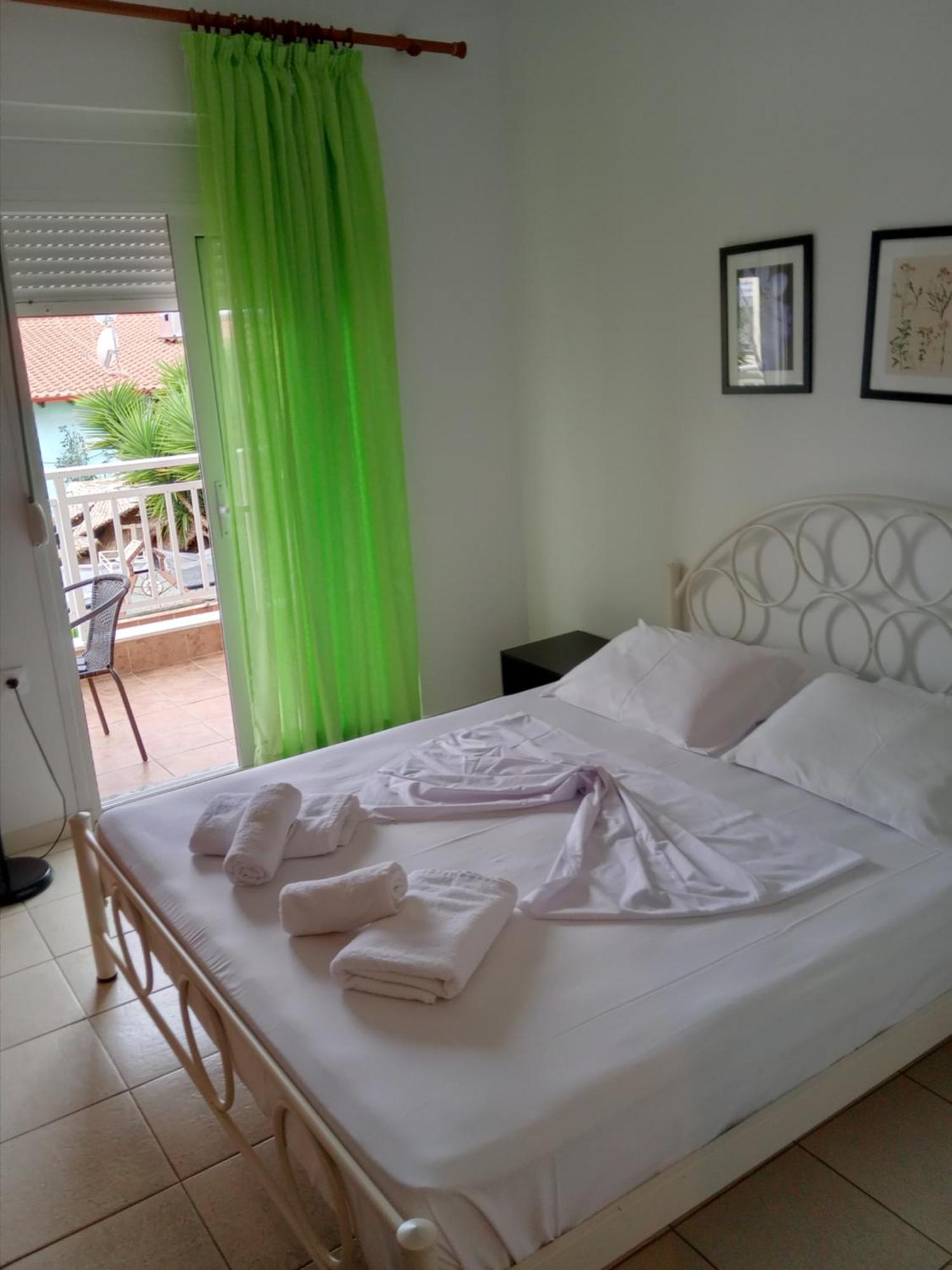 Apartment Irida Nea Skioni