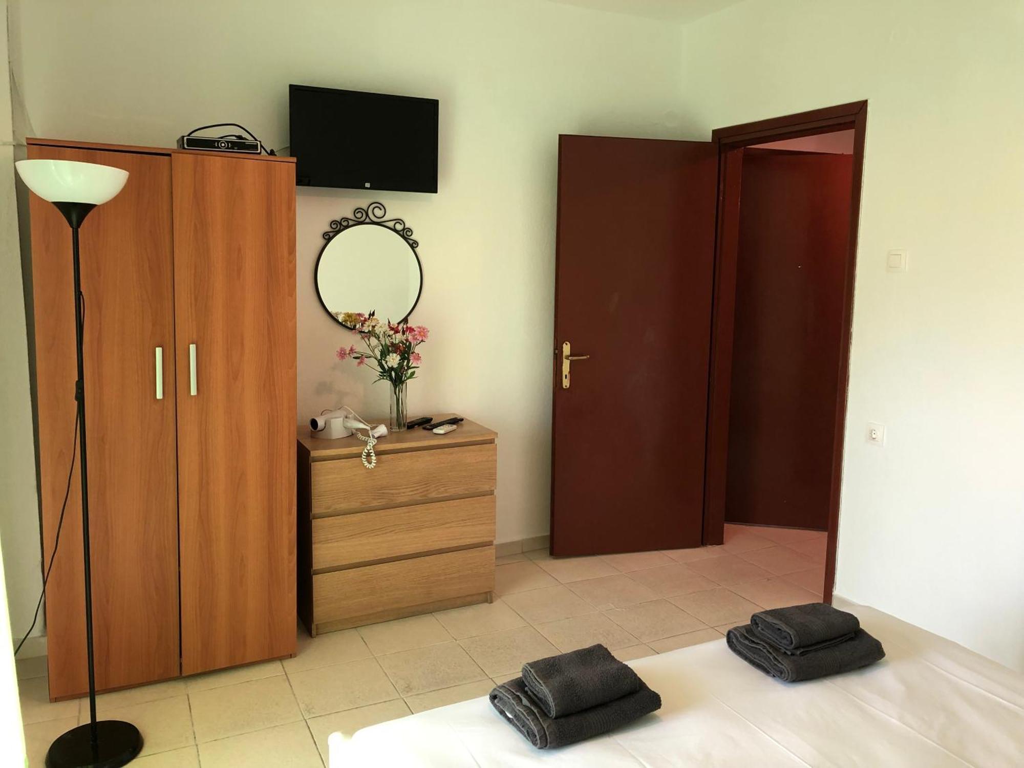 Apartment Irida *